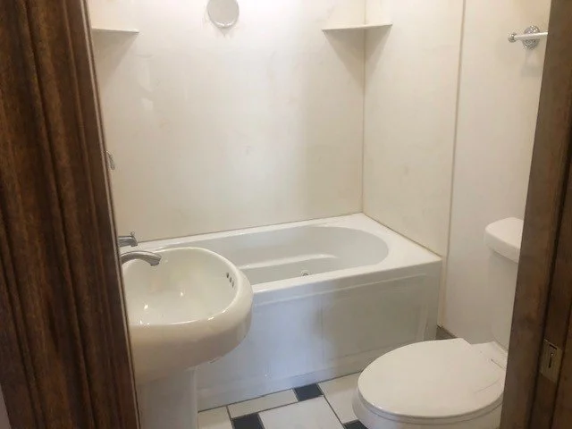 full bath.jpg