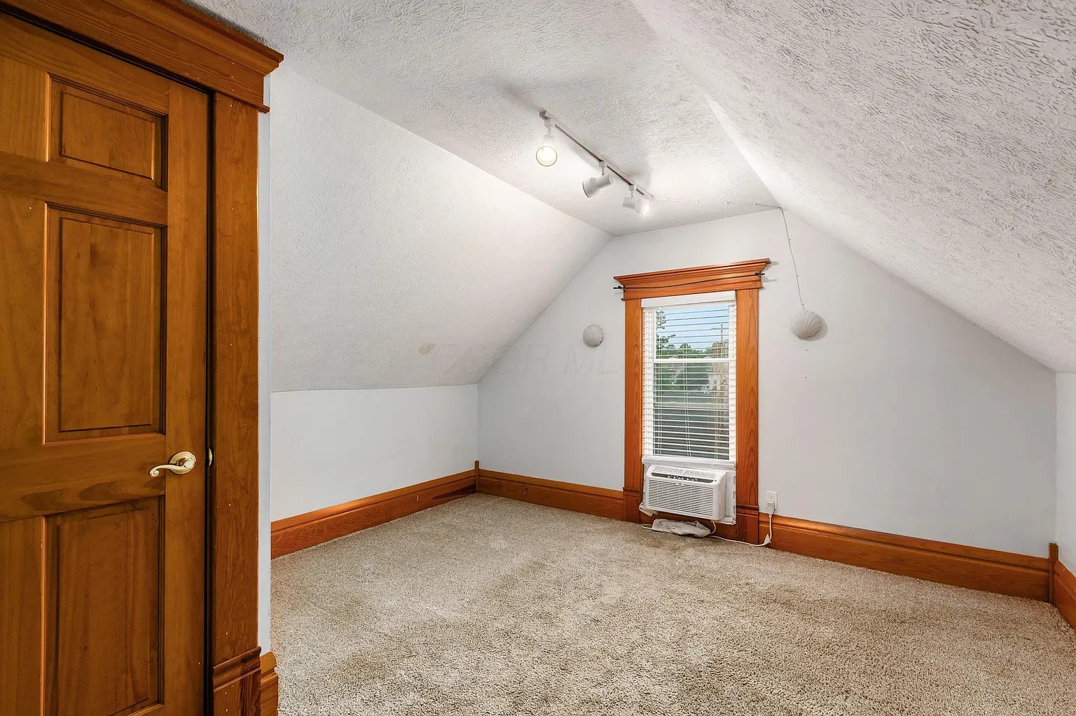 Bedroom 7.jpg