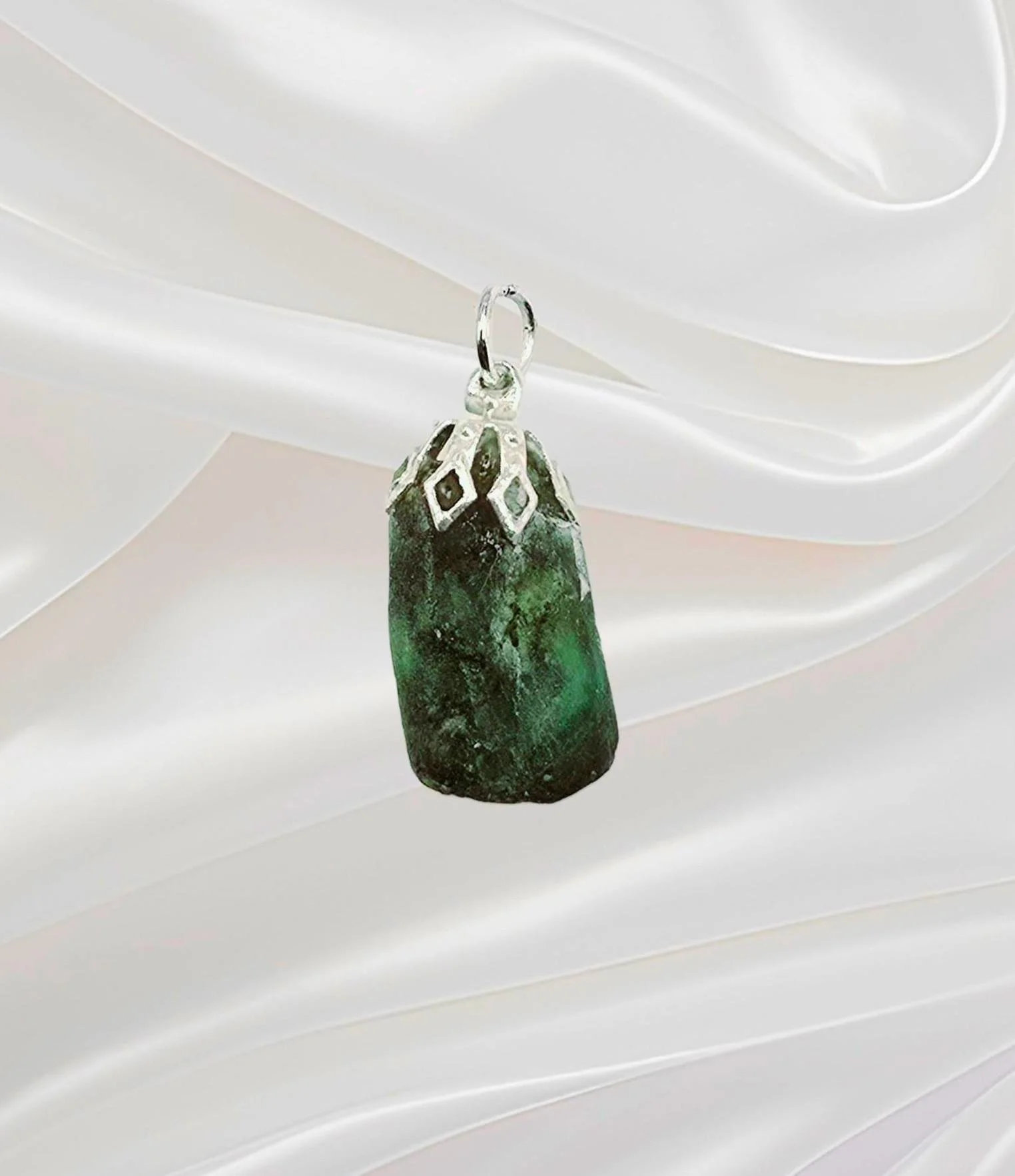 Pendentif Argent Emeraude 1.90 gramme ( Pièce unique )