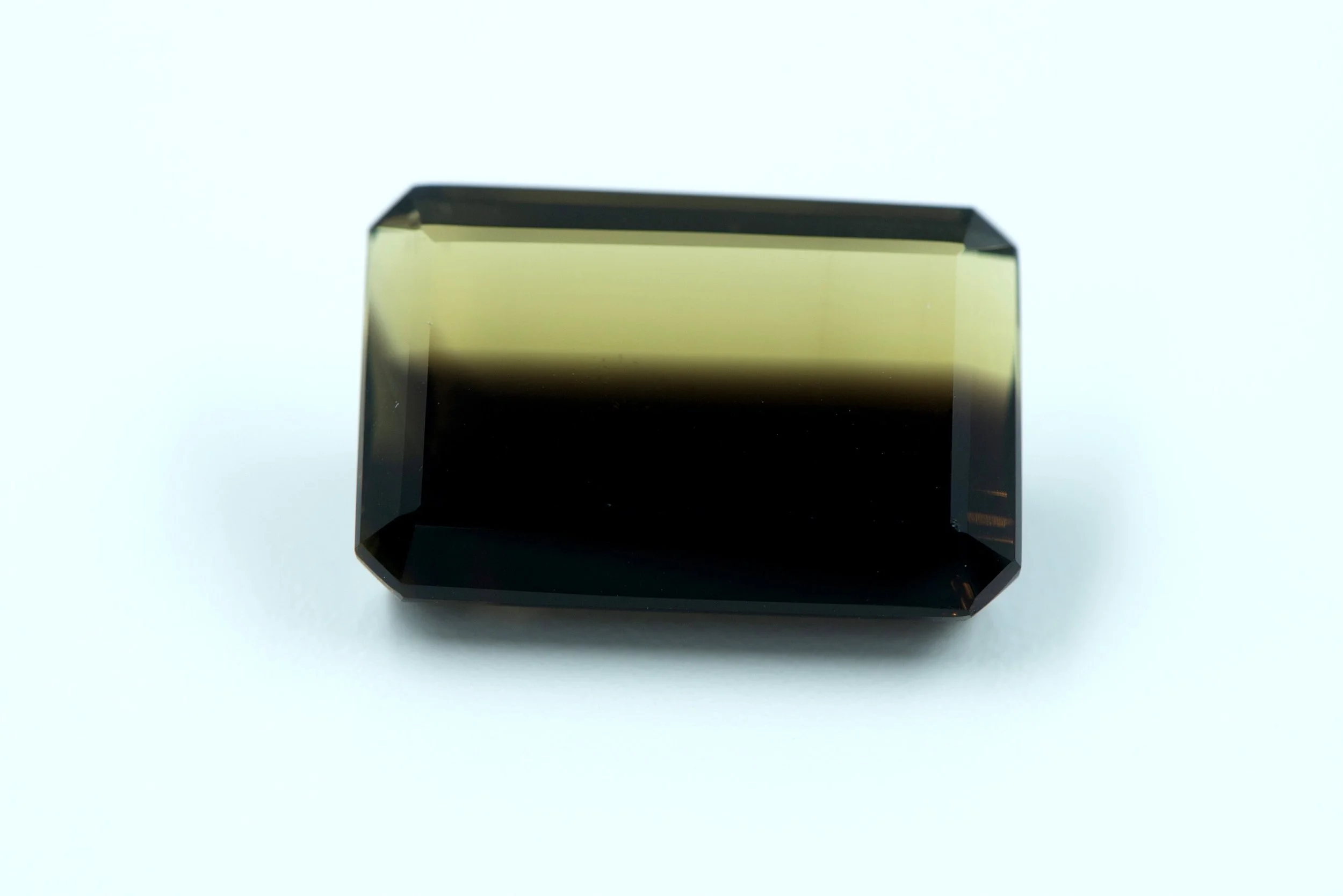 Morion Smoky Quartz Bicolor 23.85 carats Certified Natural Gem (Gemmological Certificate)