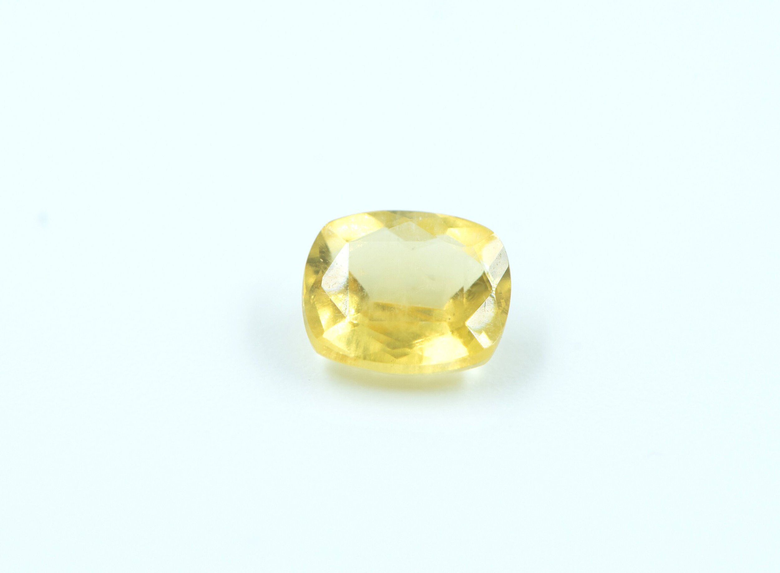 Yellow Beryl 2.55 carats Certified Natural Gem (Gemmological Certificate)