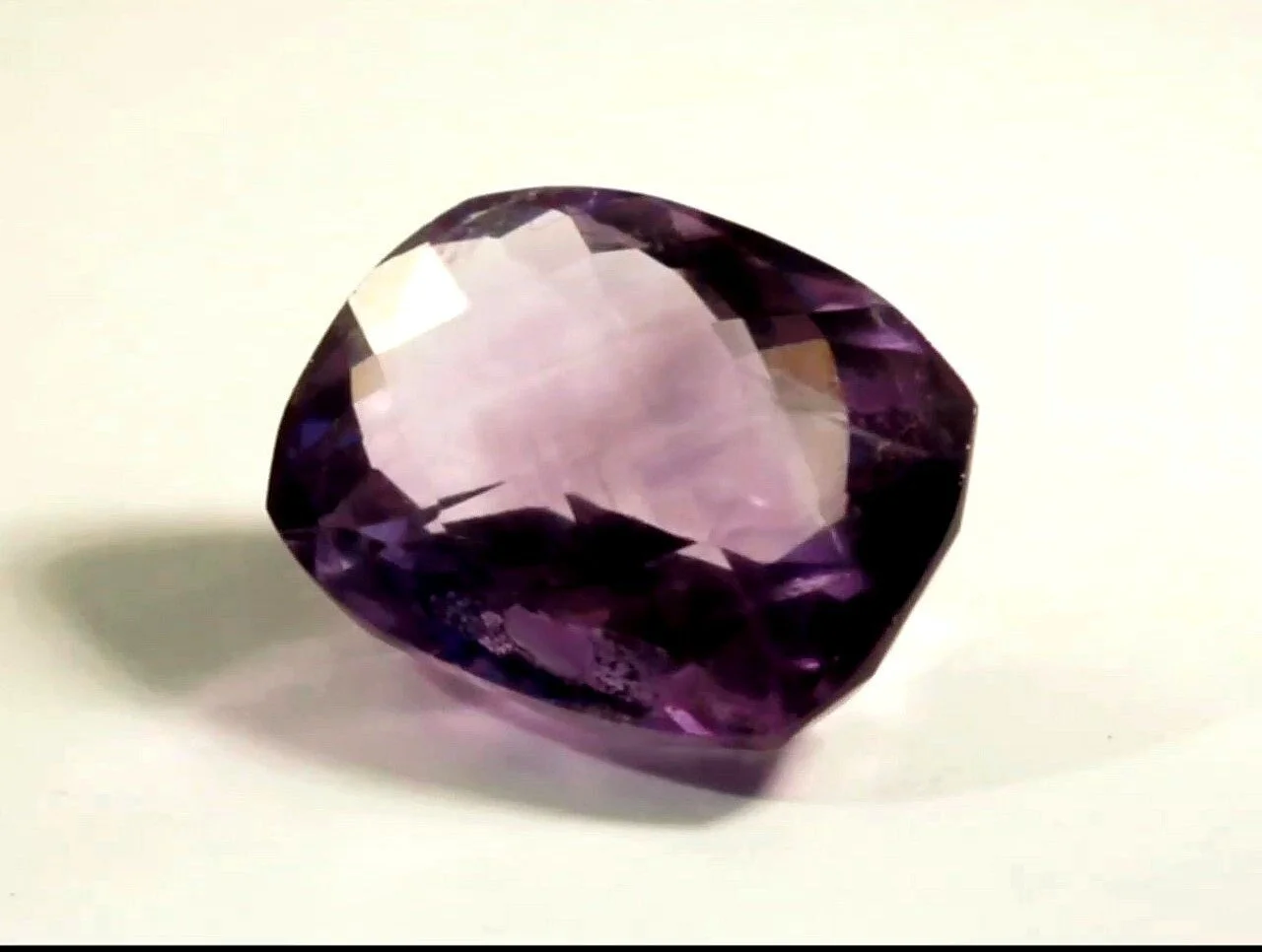Amethyst 17.81 carats Certified Gem (Gemological Certificate)