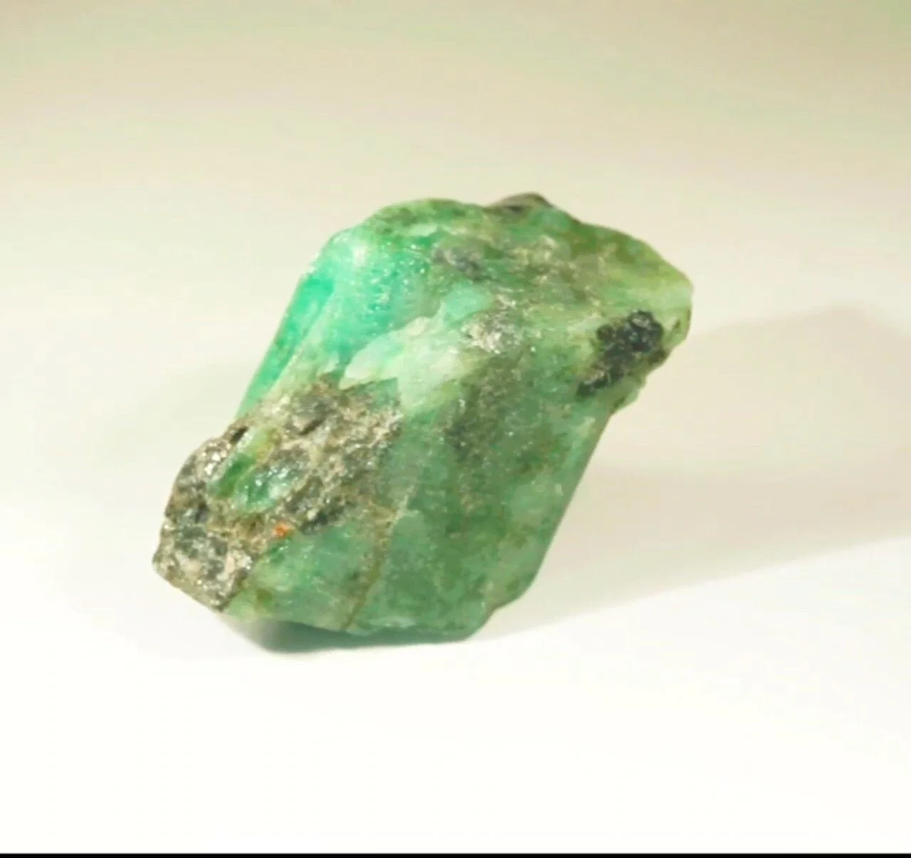 Natural Rough Emerald 41.17 carats (Specimen)