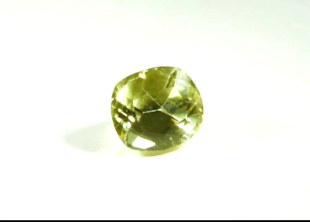 Yellow Beryl 2.44 carats Certified Gem (Gemological Certificate)