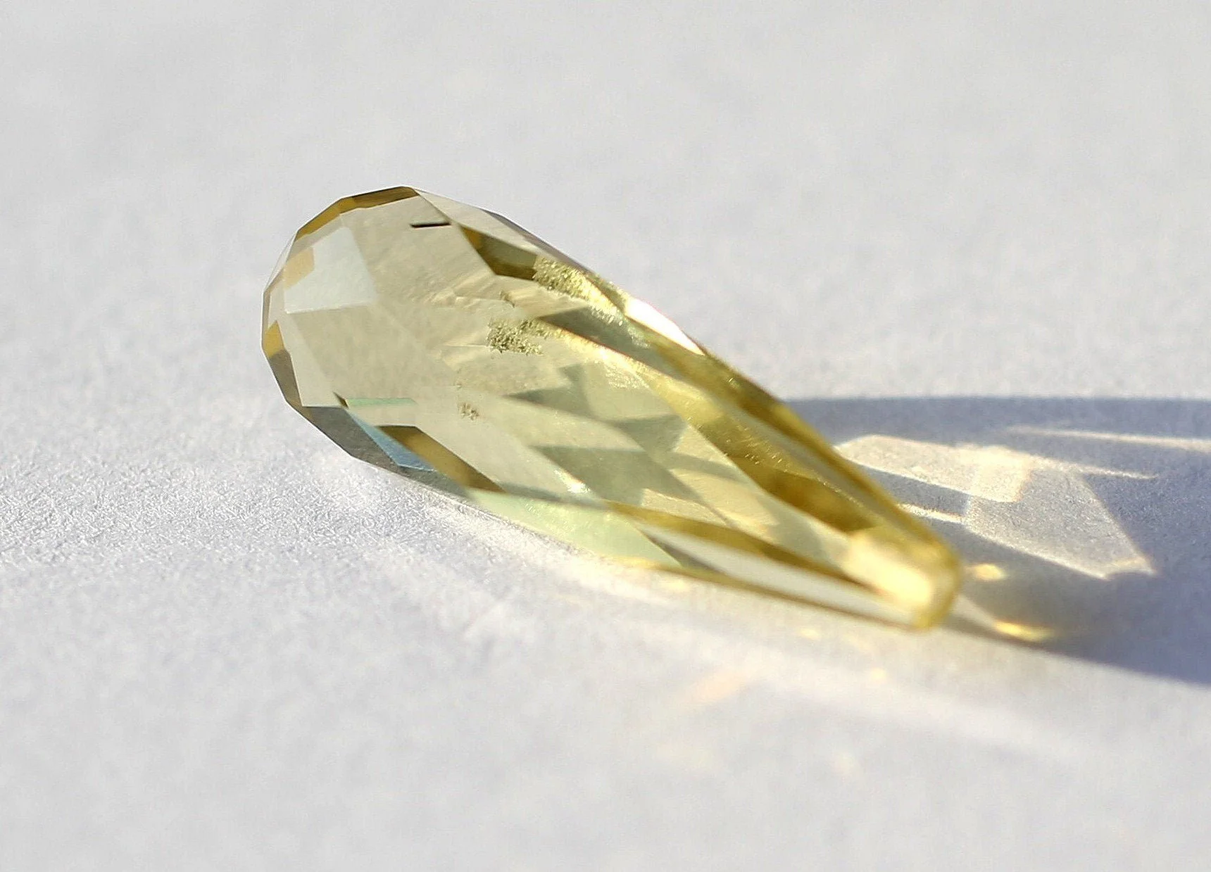 Drop Citrine 4.74 carats Certified Gem (Gemological Certificate)