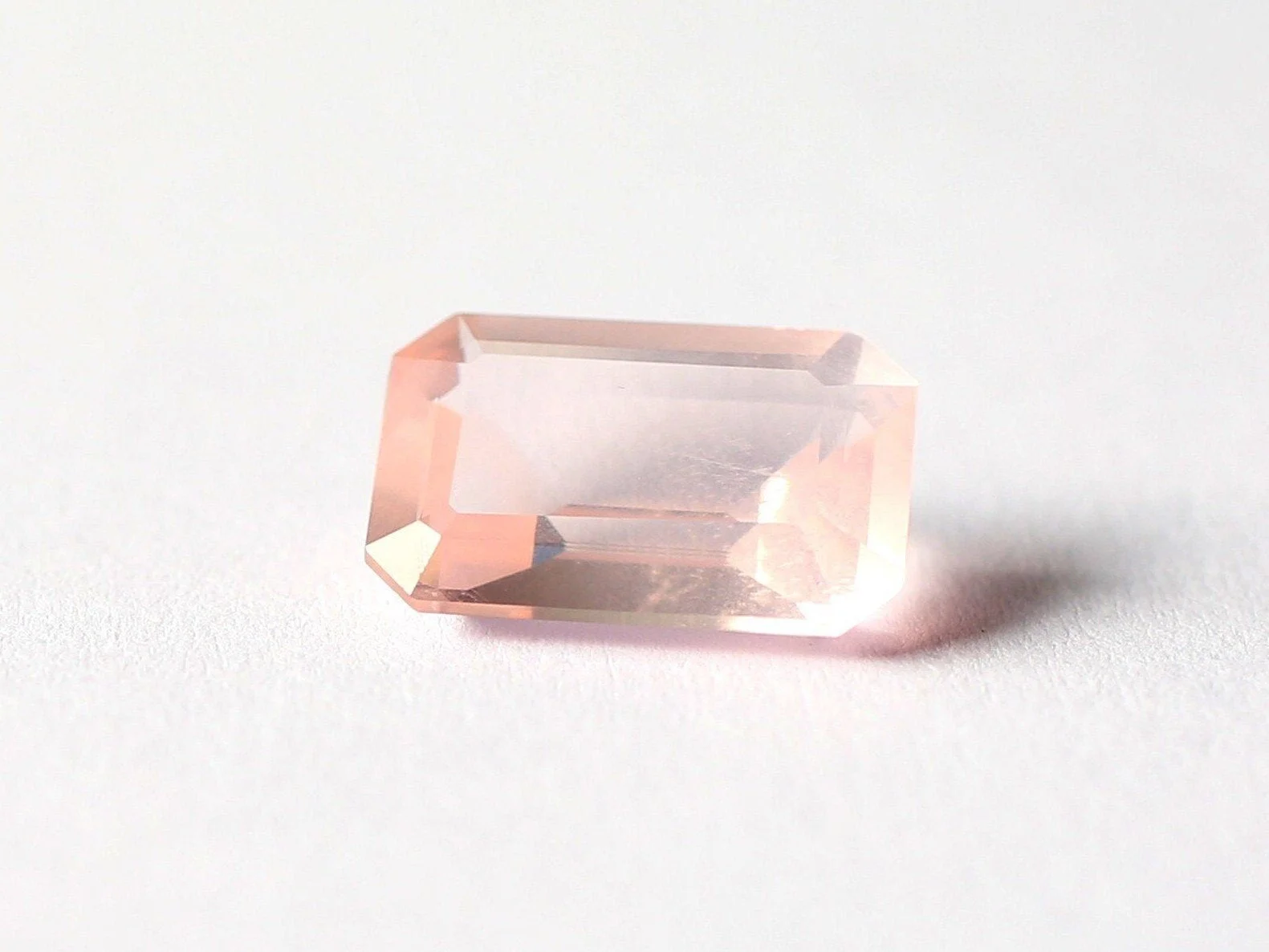Pink Quartz 4.86 carats Certified Gem (Gemological Certificate)