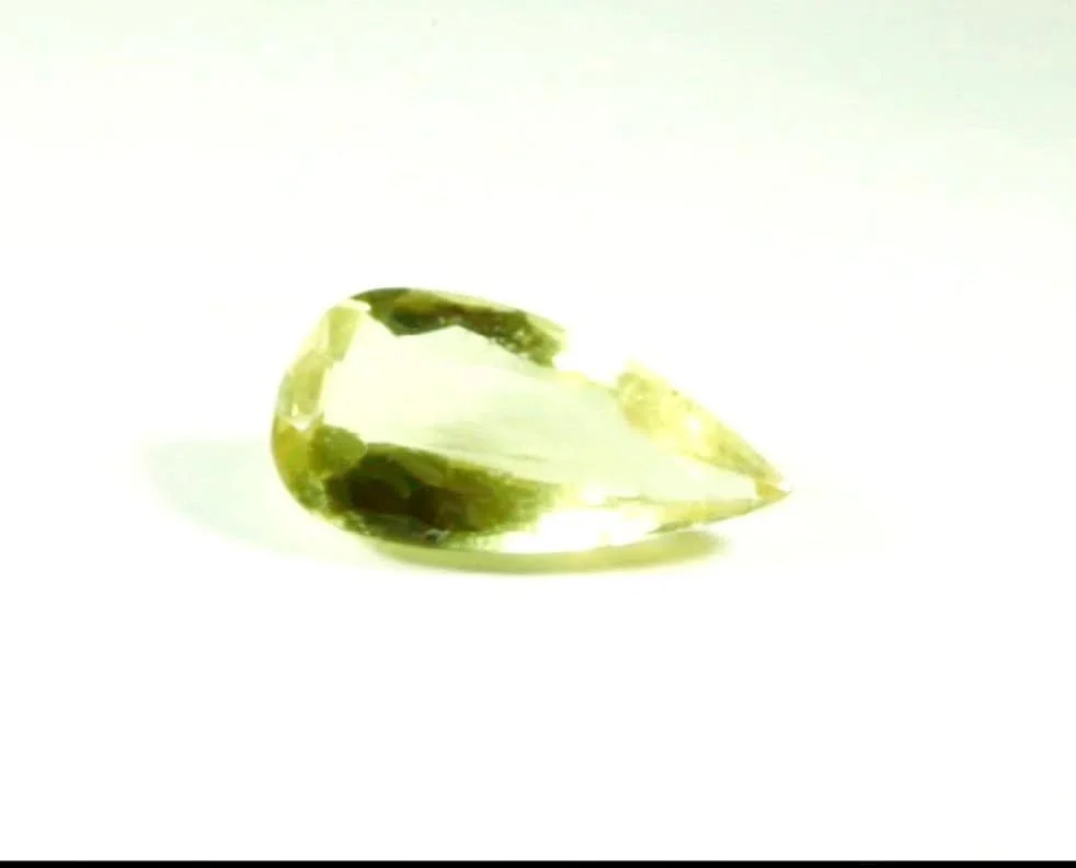 Yellow Beryl 2.14 carats Certified Gem (Gemological Certificate)
