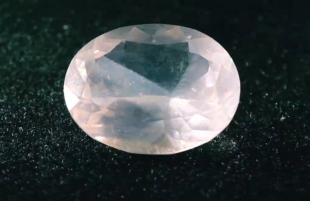 Pink Quartz 12.46 carats Certified Gem (Gemological Certificate)