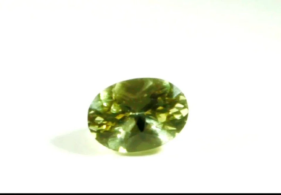Yellow Beryl 2.33 carats Certified Gem (Gemological Certificate)