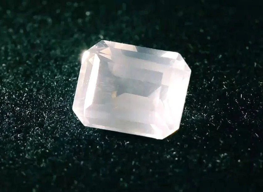 Pink Quartz 5.97 carats Certified Gem (Gemological Certificate)