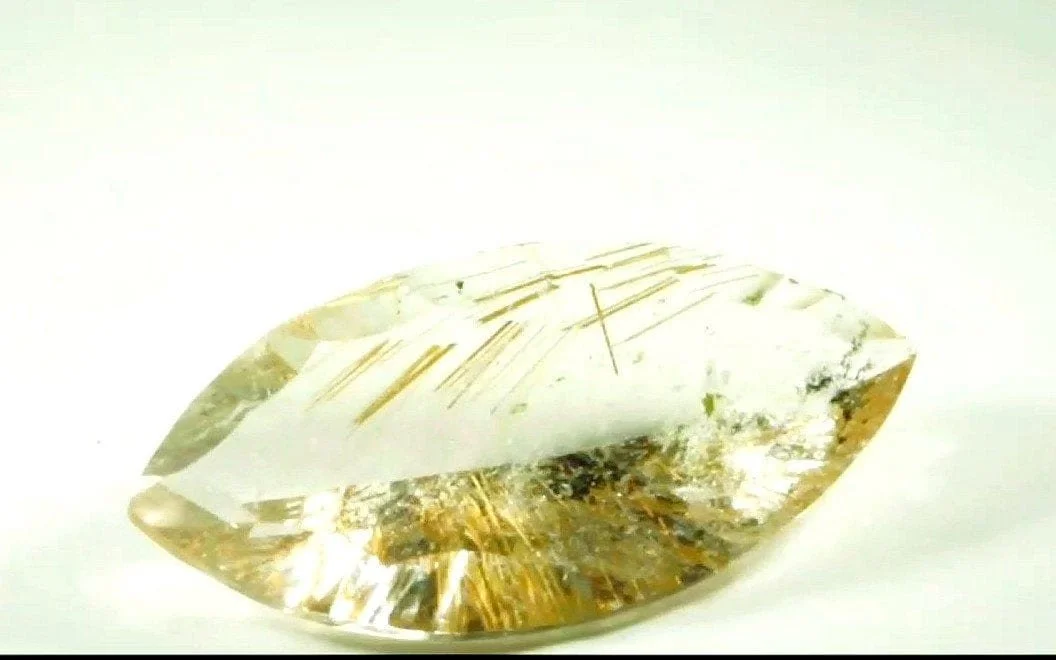 Rutilated quartz 18.80 carats Certified Natural Gem (Gemmological Certificate)