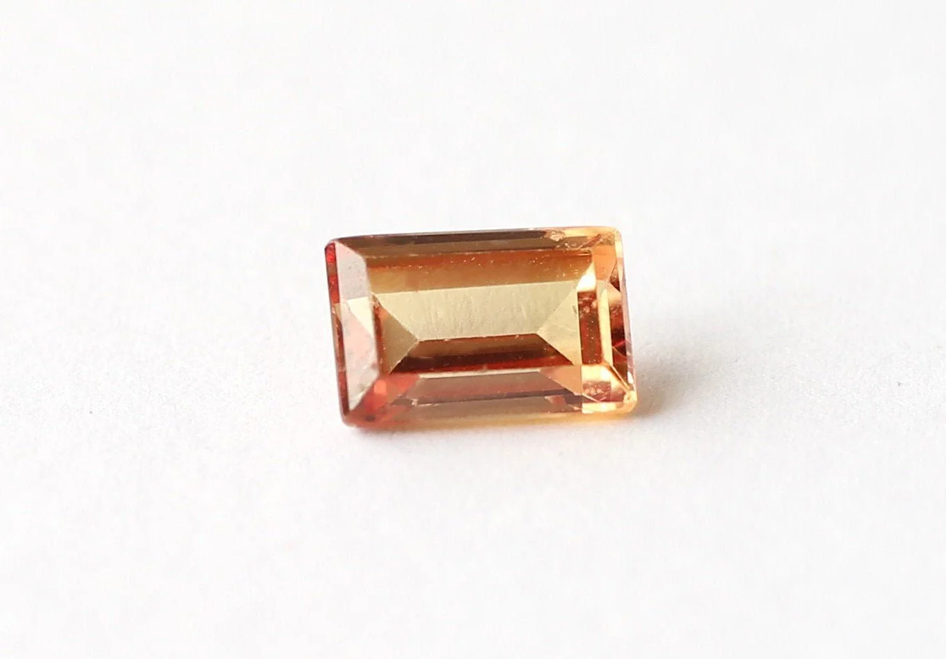 Imperial Topaz 2.02 carats Certified Natural Gem (Gemmological Certificate)