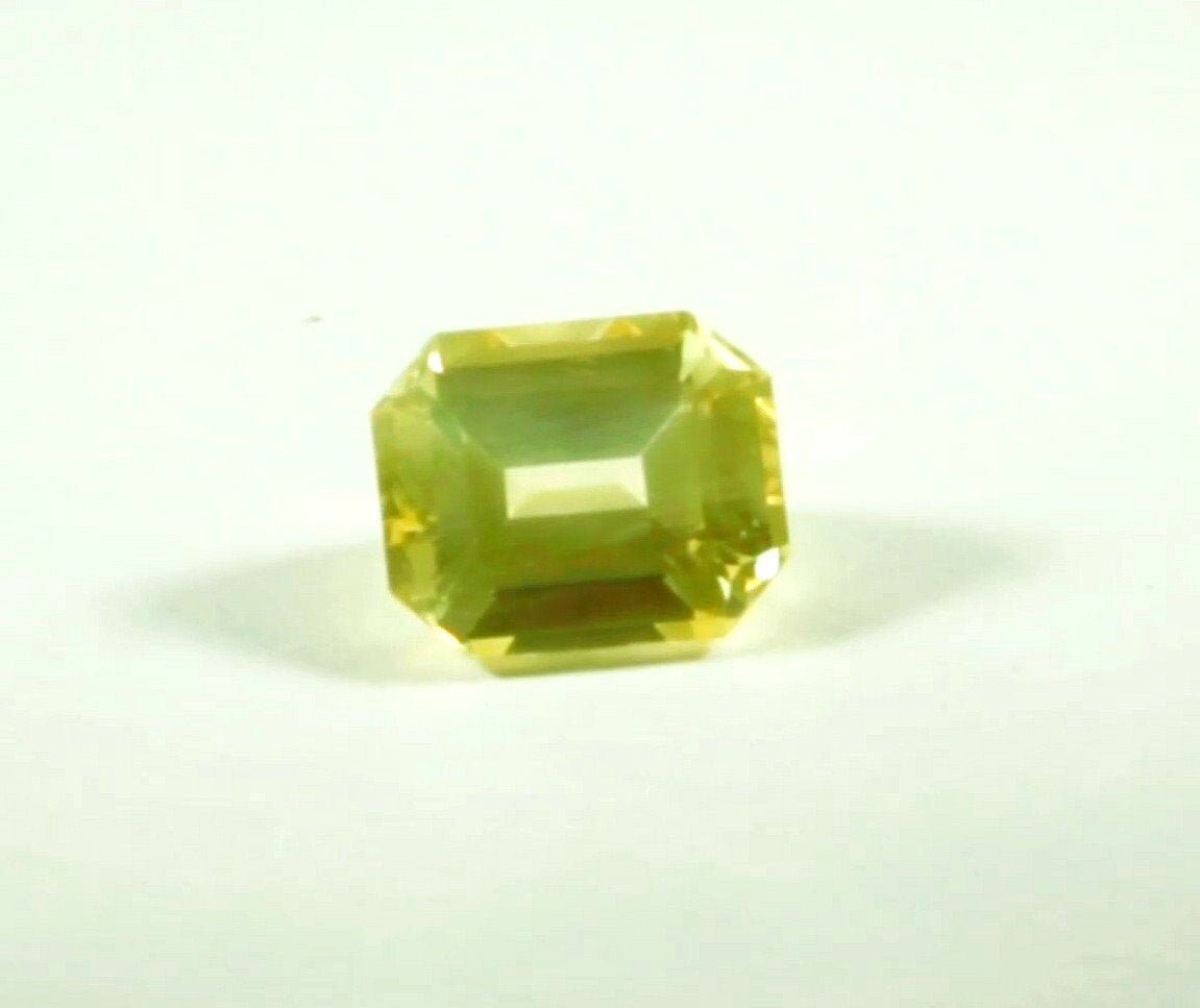 Natural Yellow Sapphire 2.01 carats Certified Gem (Gemological Certificate)