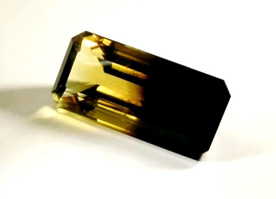 Morion Smoky Quartz Bicolor 65.21 carats Certified Gem (Gemological Certificate)