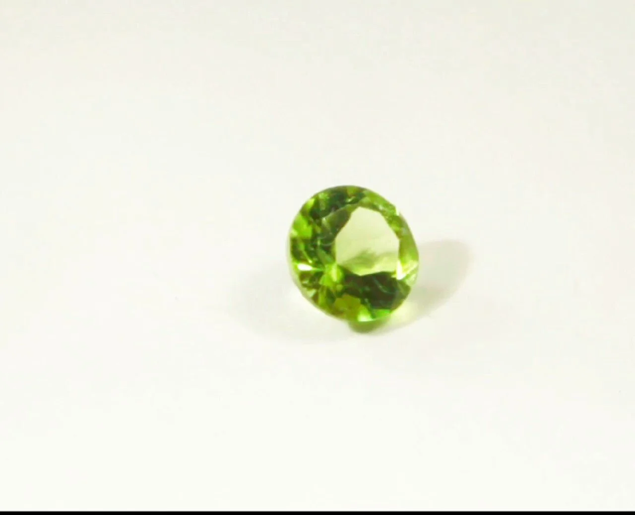 Demantoid Garnet 0.45 carat Certified Gem (Gemological Certificate)