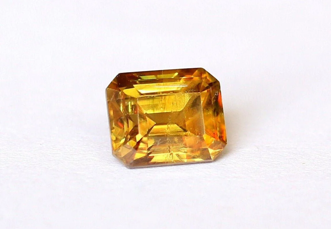 Chromiferous Sphene 2.41 carats Certified Gem (Gemological Certificate)