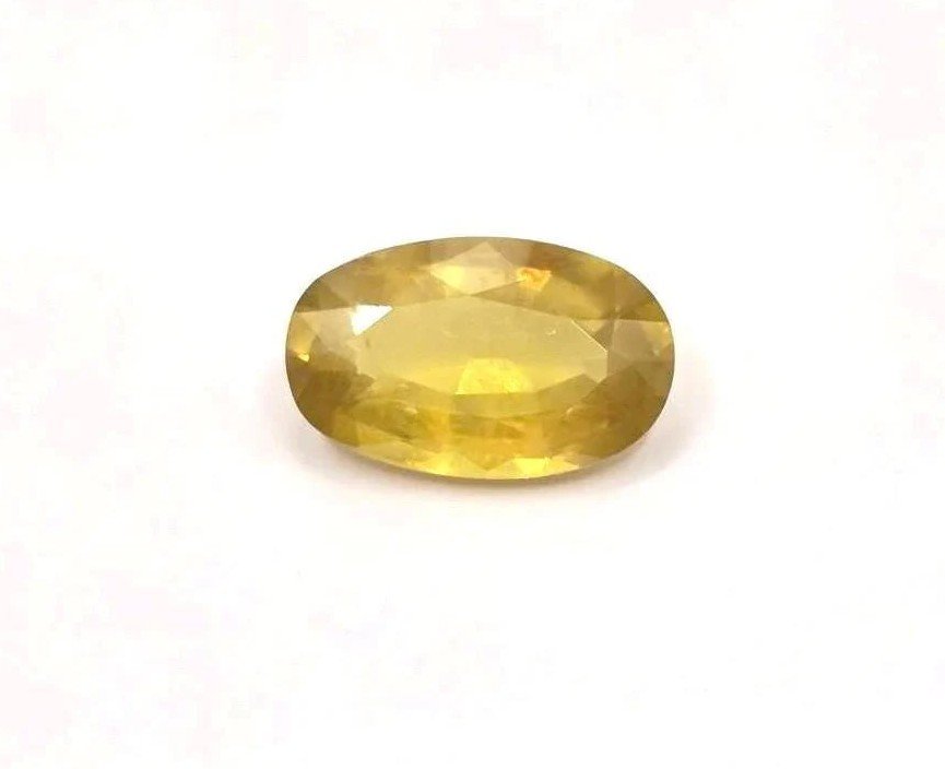 Natural Yellow Sapphire 2.83 carats ( No heated )