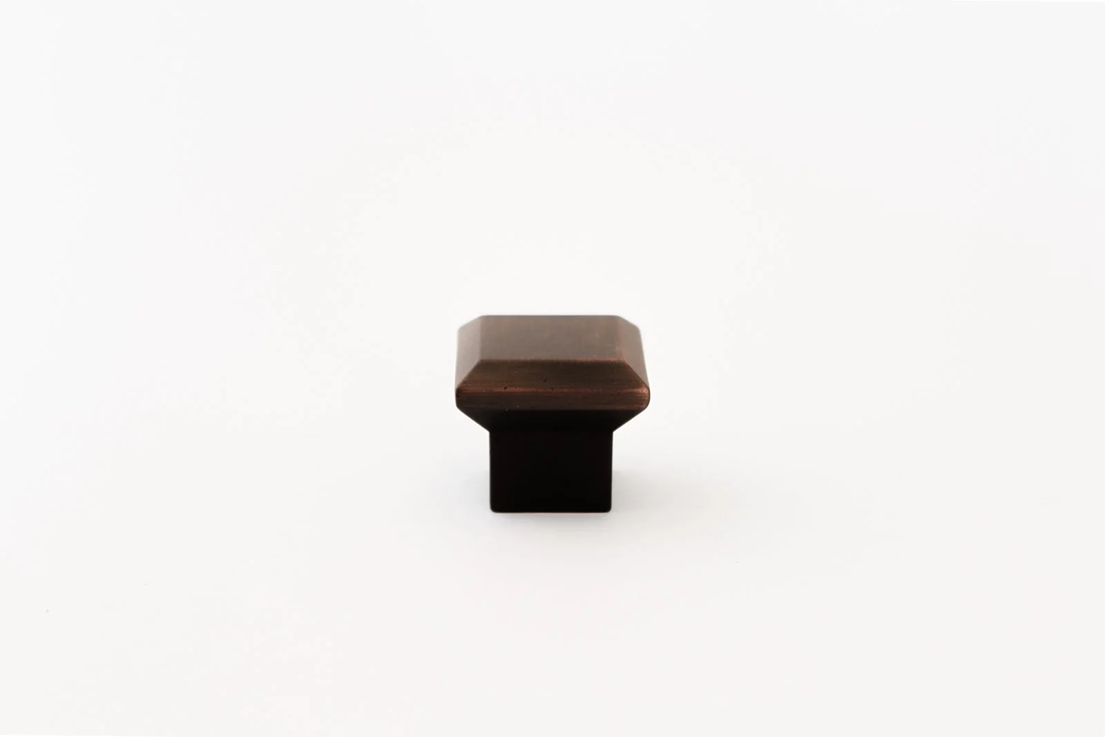 K-91090.10B-33.6mmx25mm-Oil-Brushed-Bronze-Washington-Diamond-Knob-1.jpg