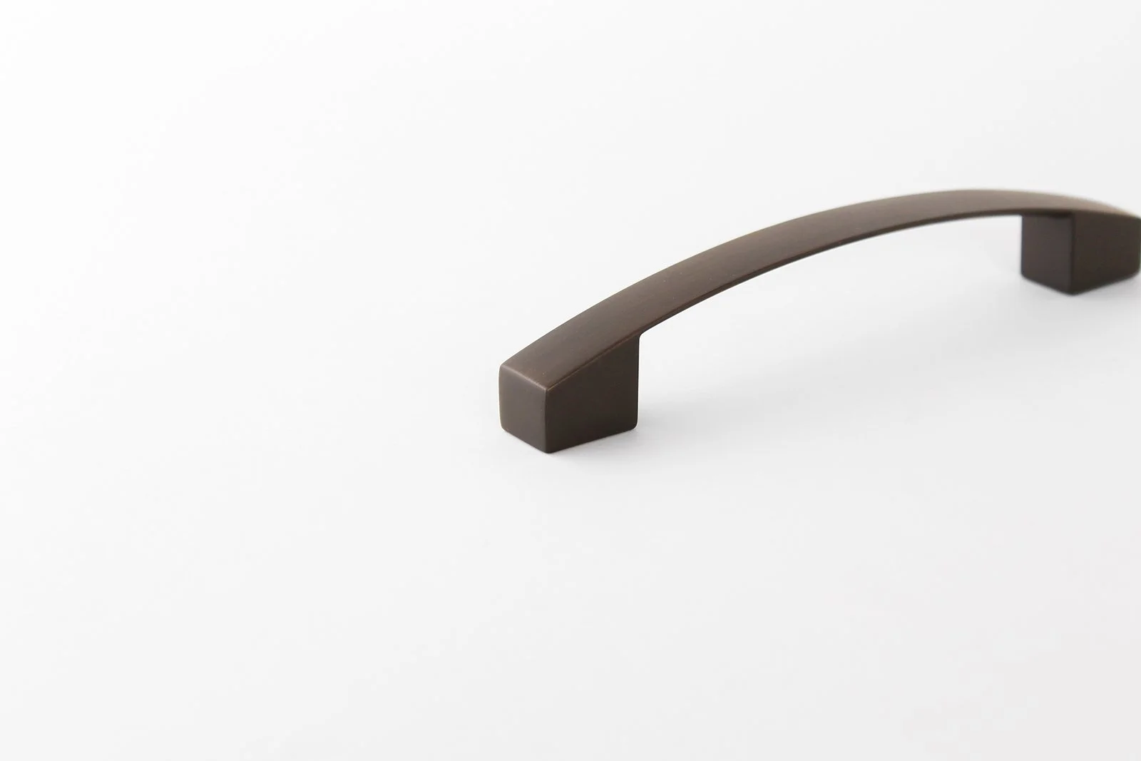 P-21768.10B-128mm-Oil-Brushed-Bronze-Square-Bottom-Pull-16.jpg