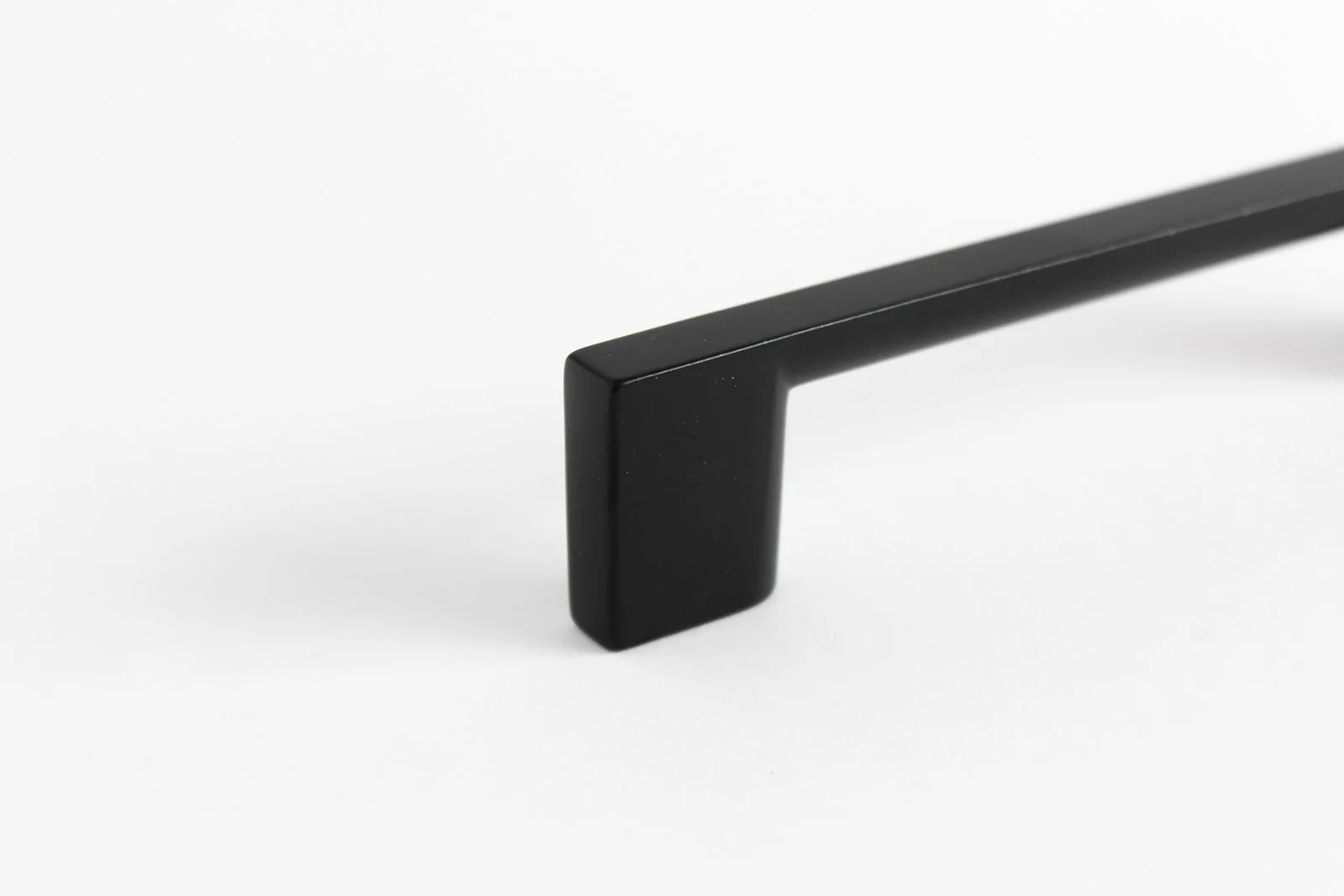 P-80572.BK-96mm-Matte-Black-Square-Edge-Pull-9.jpg