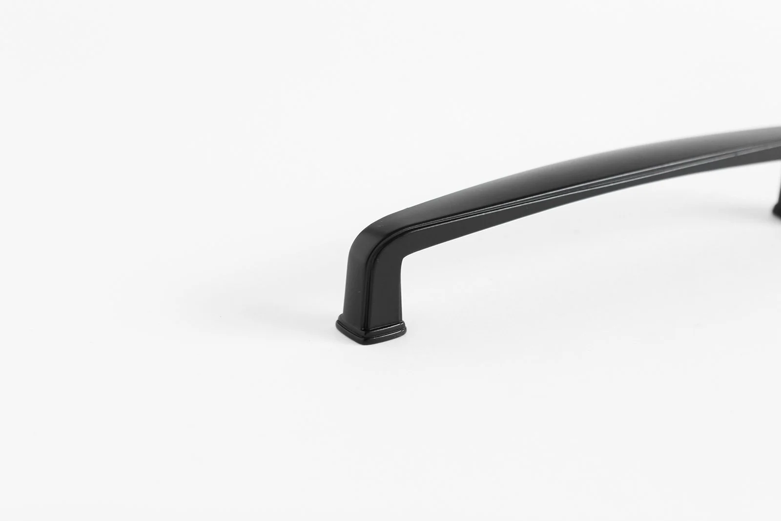 P-82092.BK-128mm-Matte-Black-Deco-Pull-1.jpg
