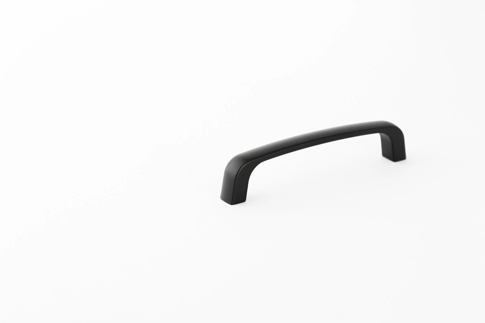 P-82234.BK-96mm-Matte-Black-Modern-Pull-1.jpg