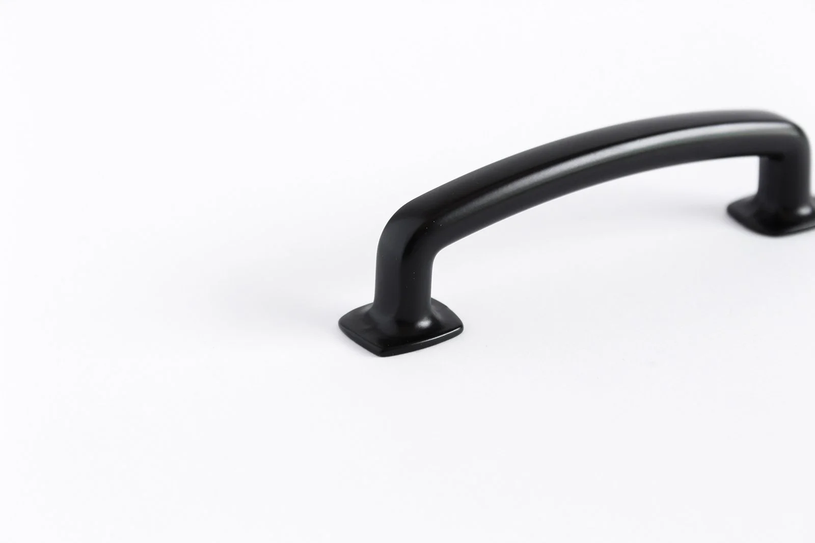 P-86373.BK-96mm-Matte-Black-Modern-Pull-1.jpg