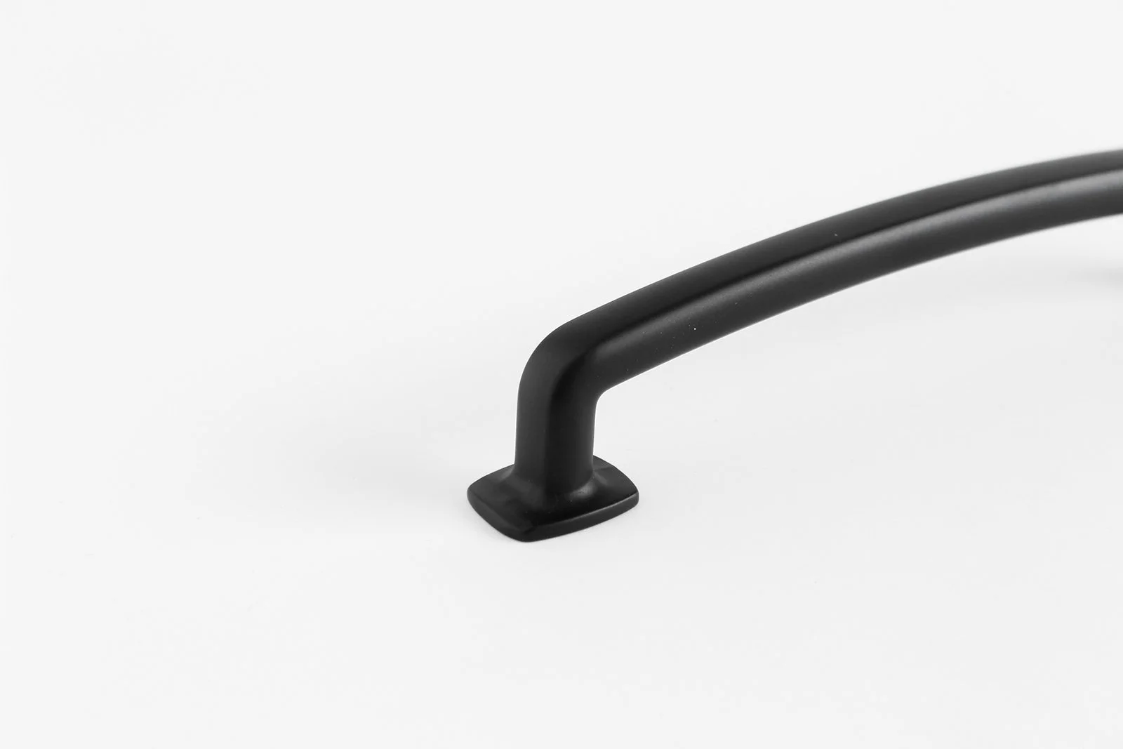 P-86374.BK-128mm-Matte-Black-Modern-Pull-1.jpg