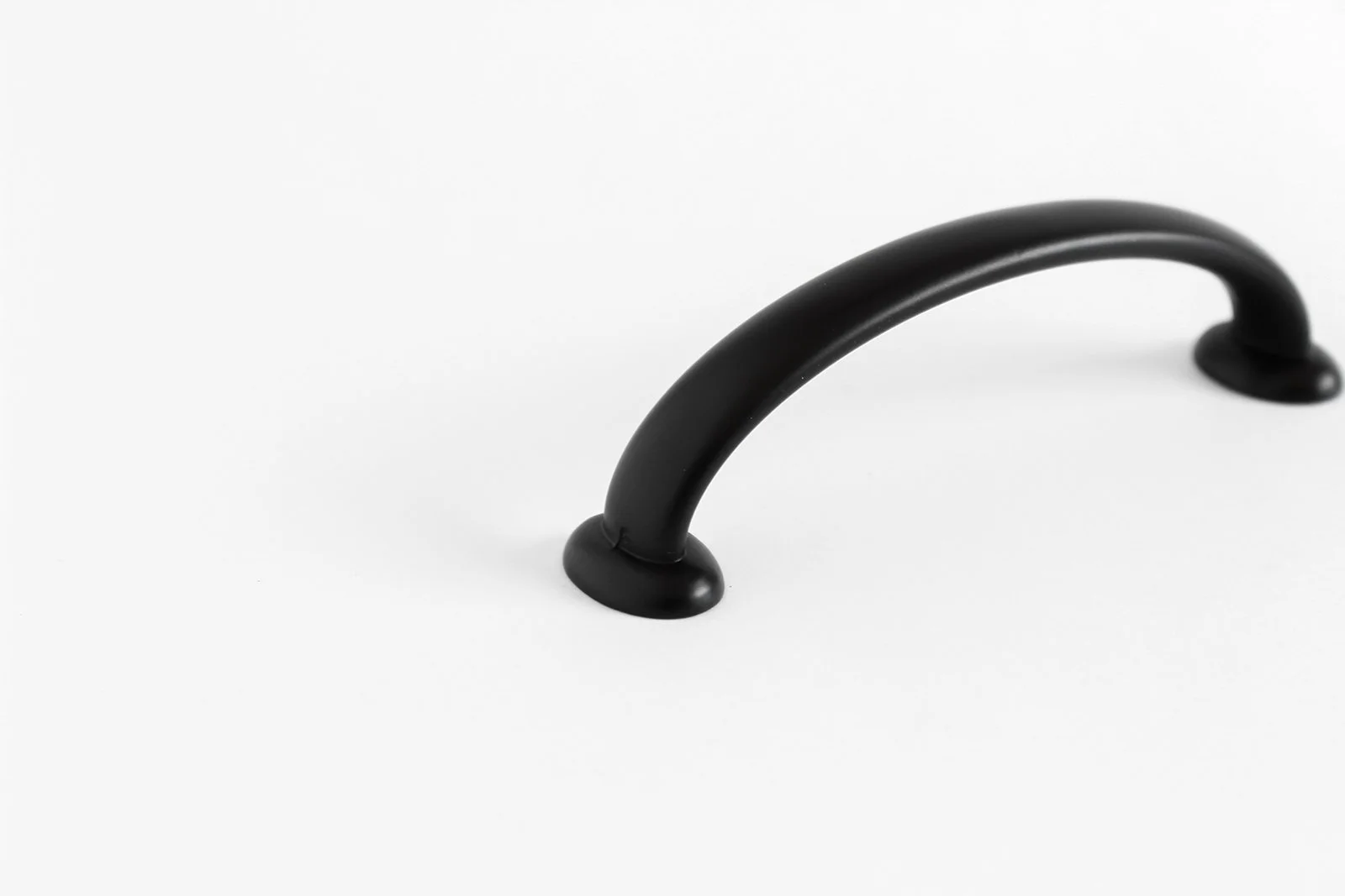 P-87215.BK-96mm-Matte-Black-Deco_Pull-1.jpg