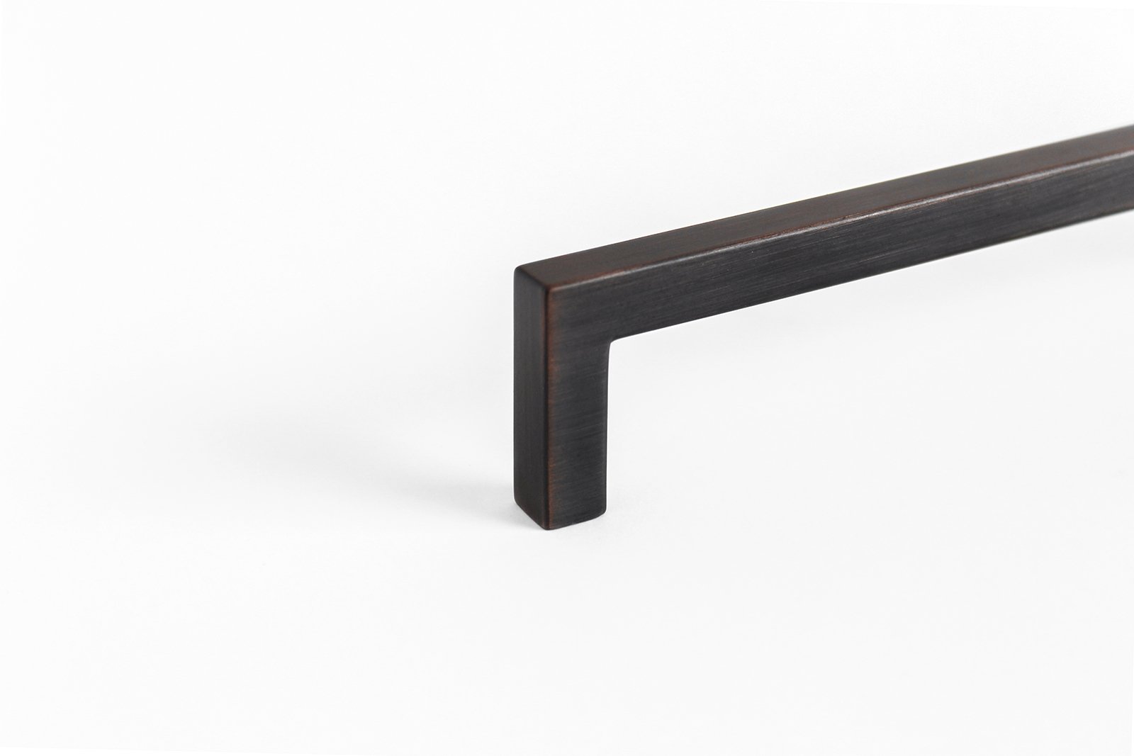 P-87228.10B-160mm-Oil-Brushed-Bronze-Modern-Square-Pull-1.jpg