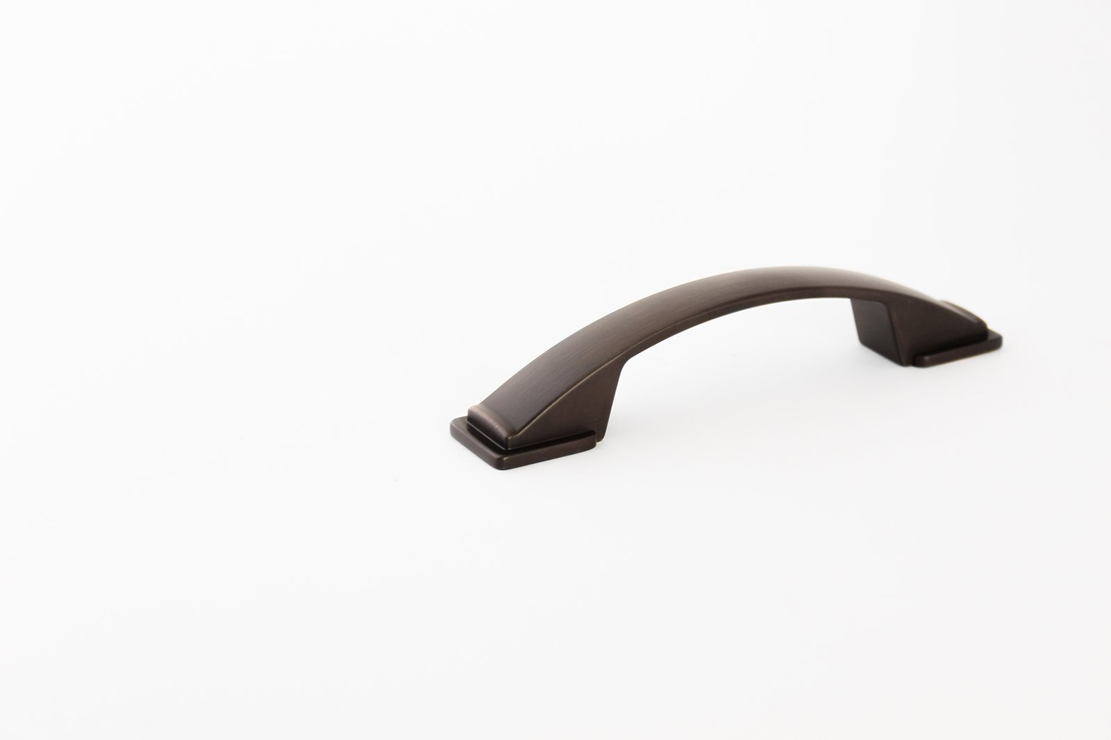 P-91496.10B-96mm-Oil-Brushed-Bronze-St.-Louis-Arch-Pull-7.jpg