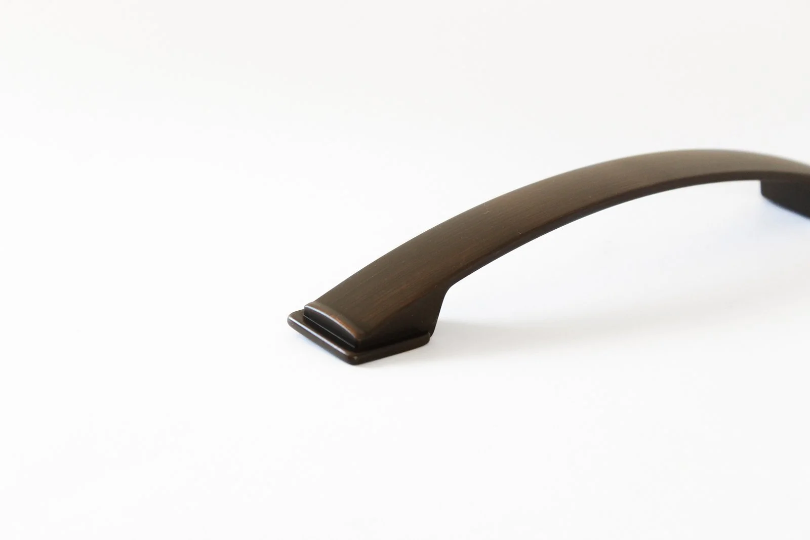 P-91498.10B-160mm-Oil-Brushed-Bronze-St.-Louis-Arch-Pull-6.jpg