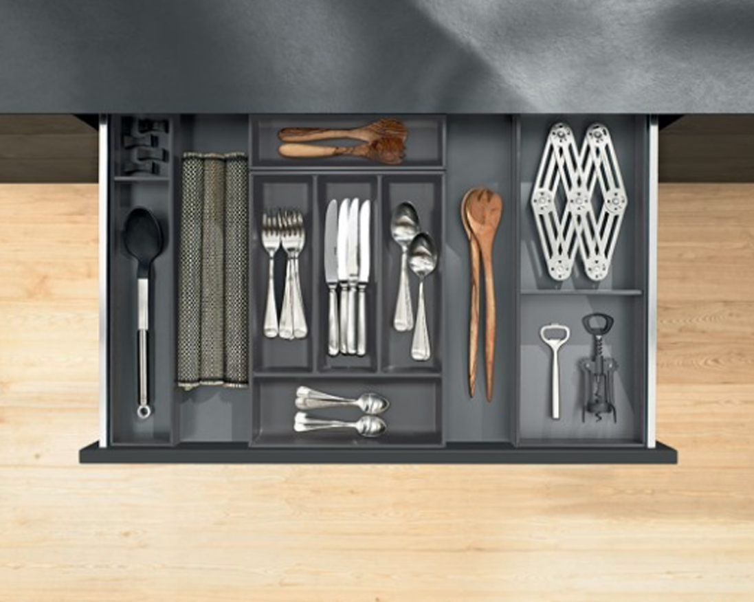 Blum-Legra-Box-1.png,