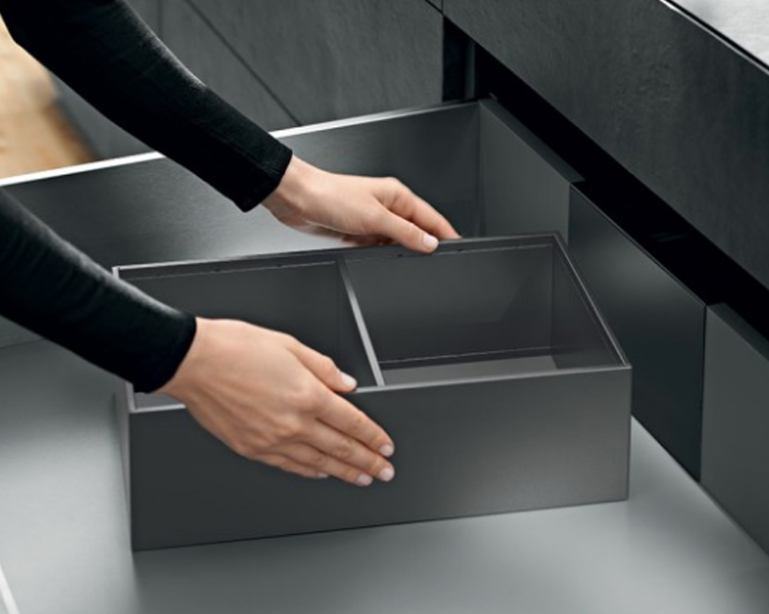 Blum-Legra-Box-2.png