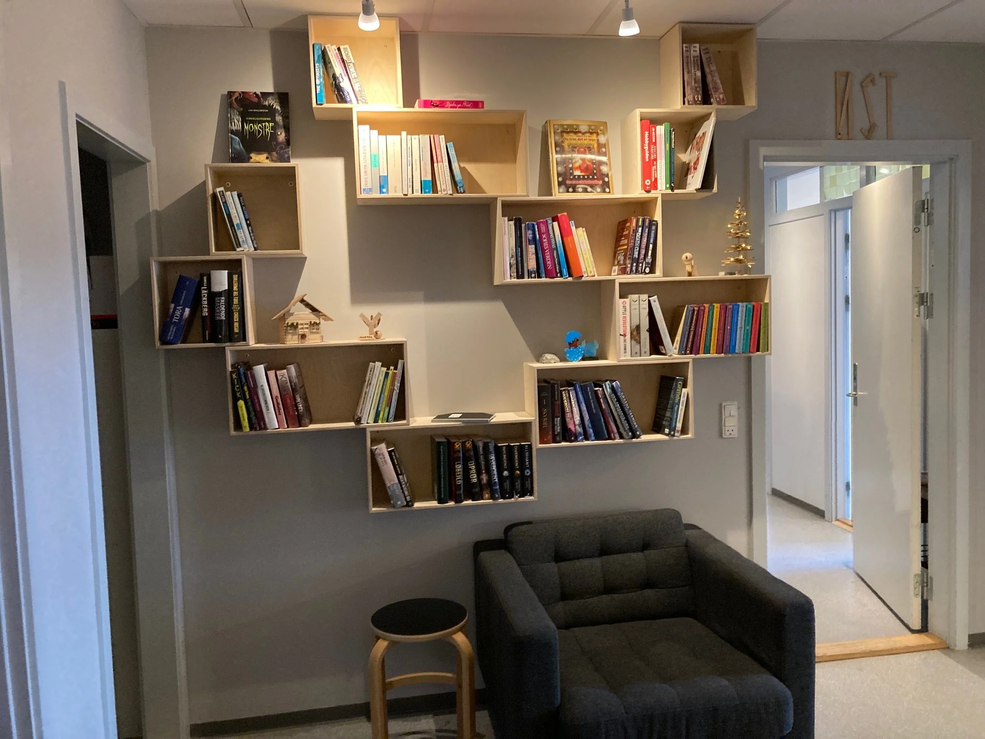 Creating Libraries and Secret Reading Nooks