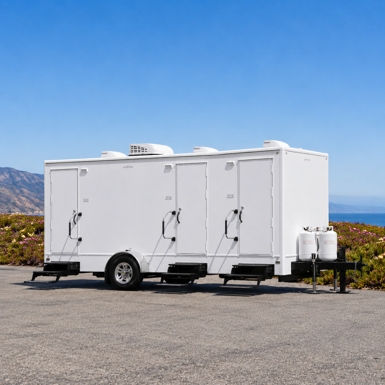 15' Combo Trailer (restroom & shower)