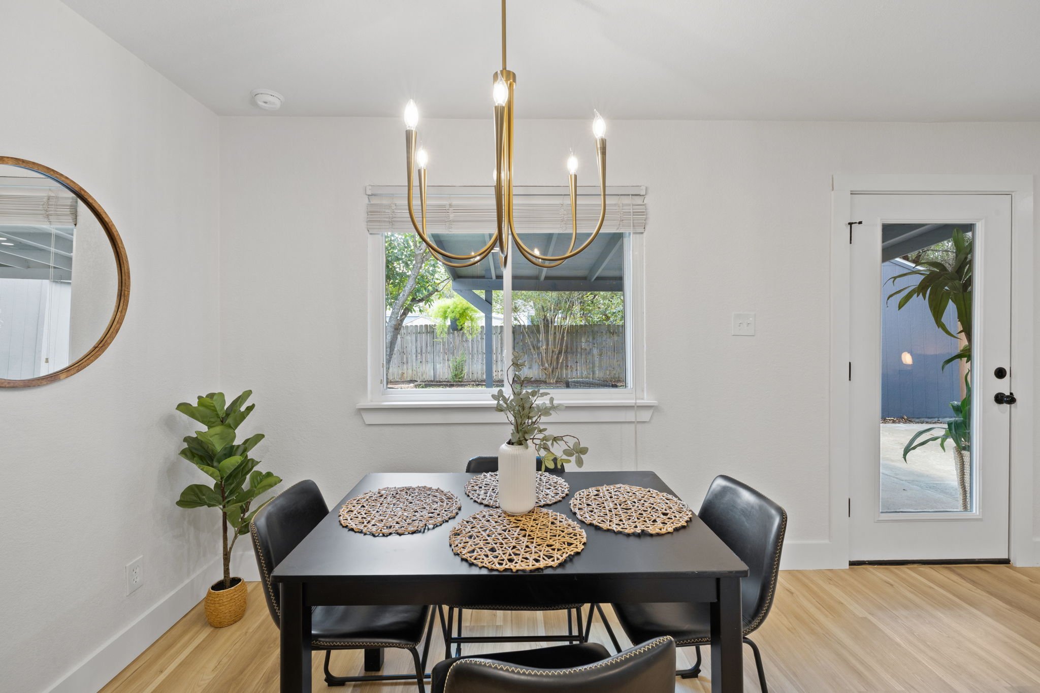 11-web-or-mls-6111-pino-ln.jpg