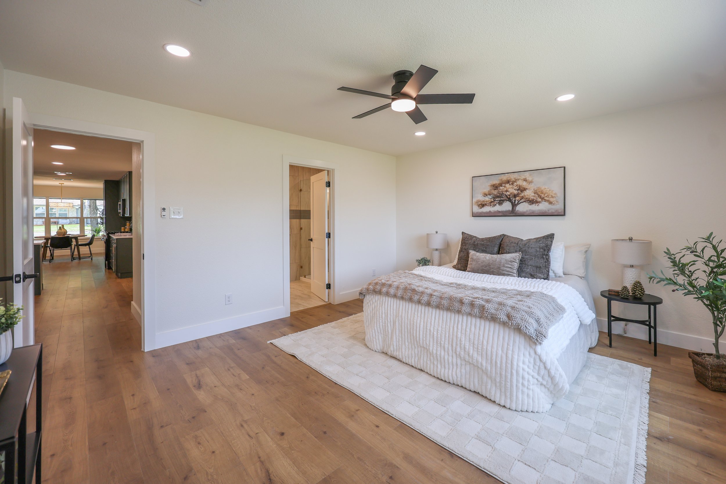 Masterbedroom2.jpg