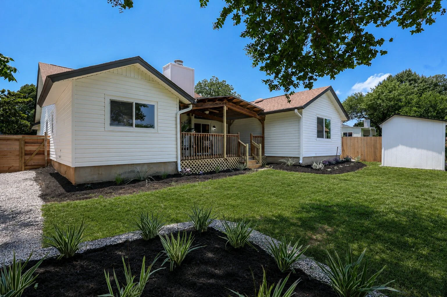Backyard1.jpg