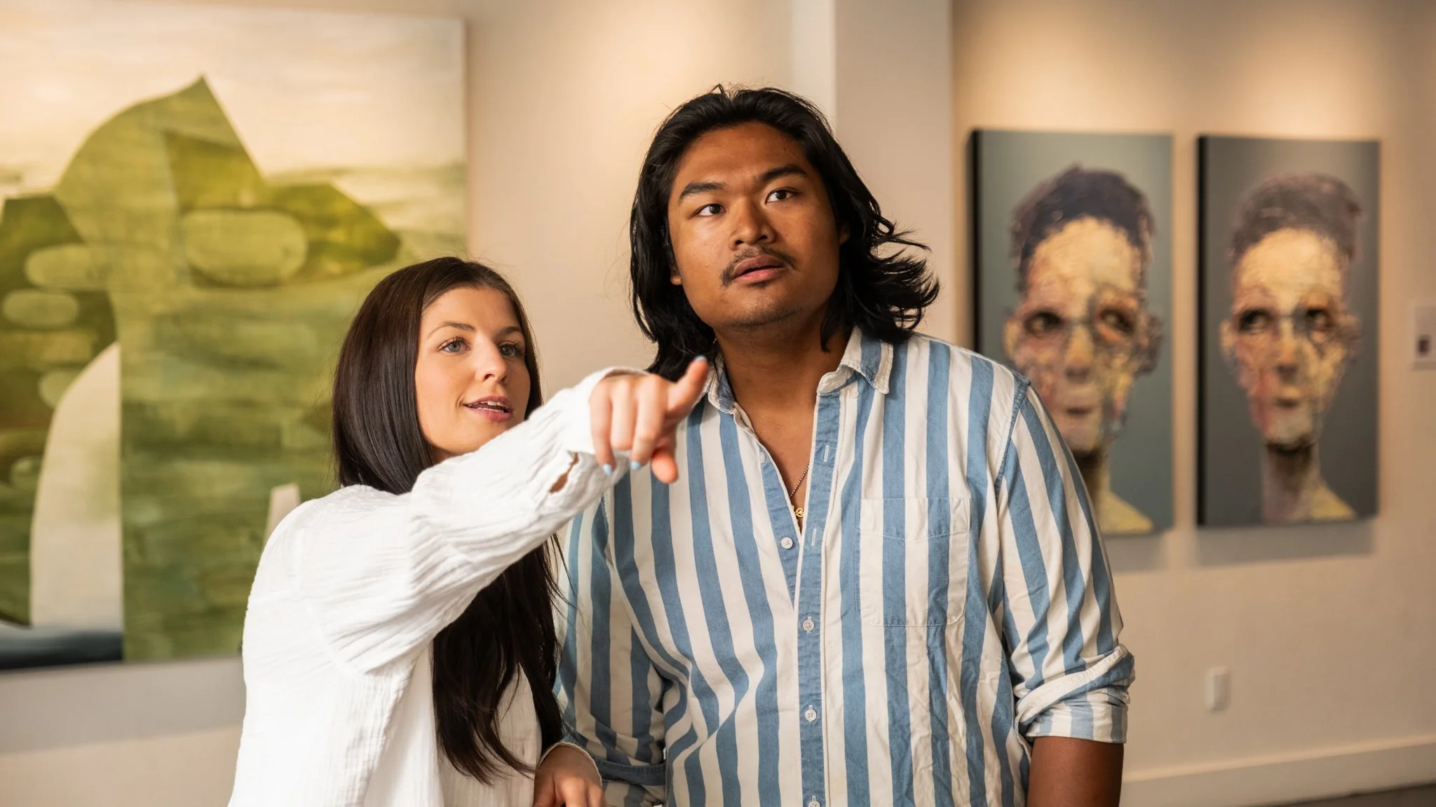 Lifestyle Photoshoot | Gallery Visit - Discussing Portrait Paintings