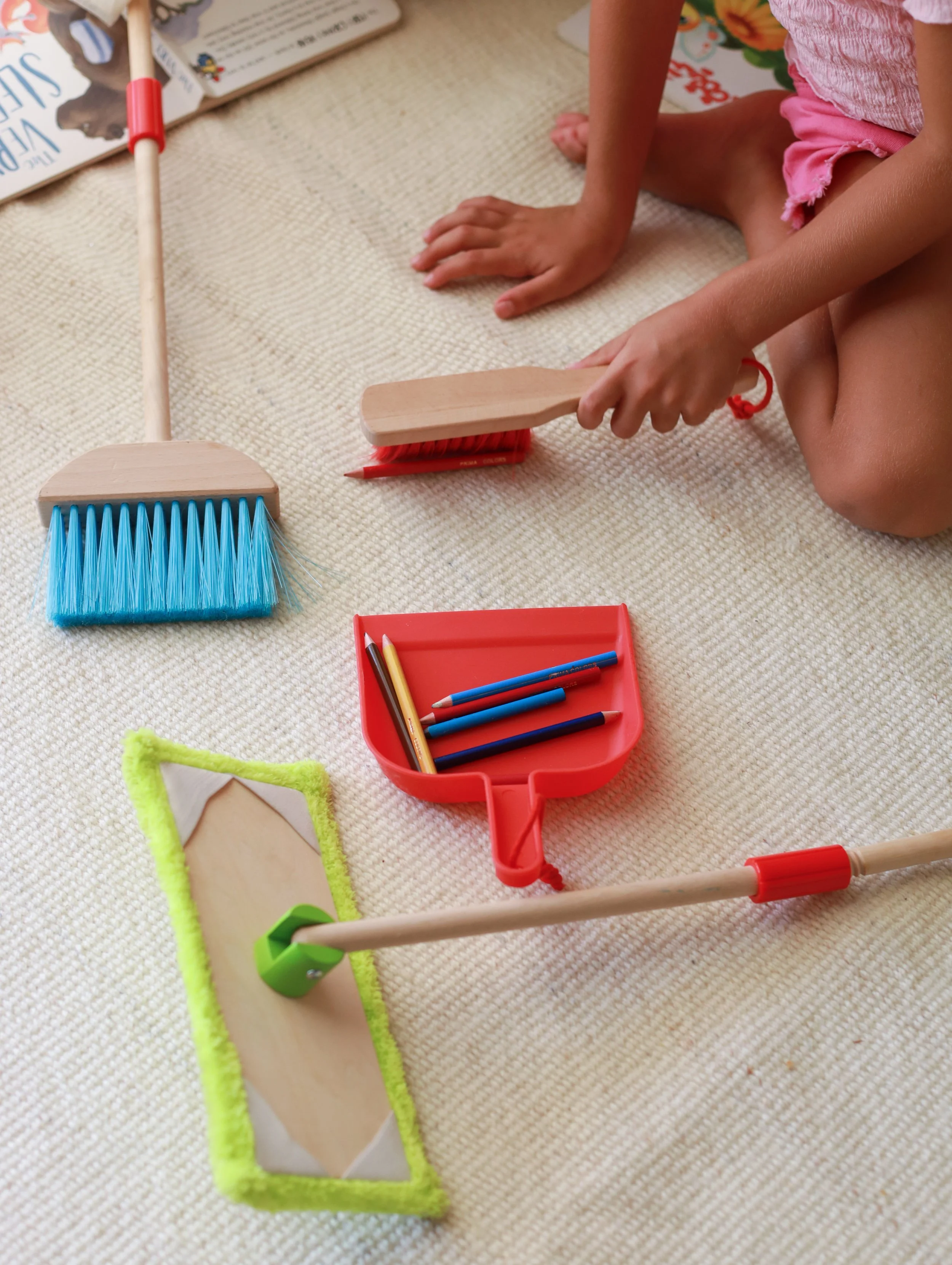 NURIA Little Cleaners