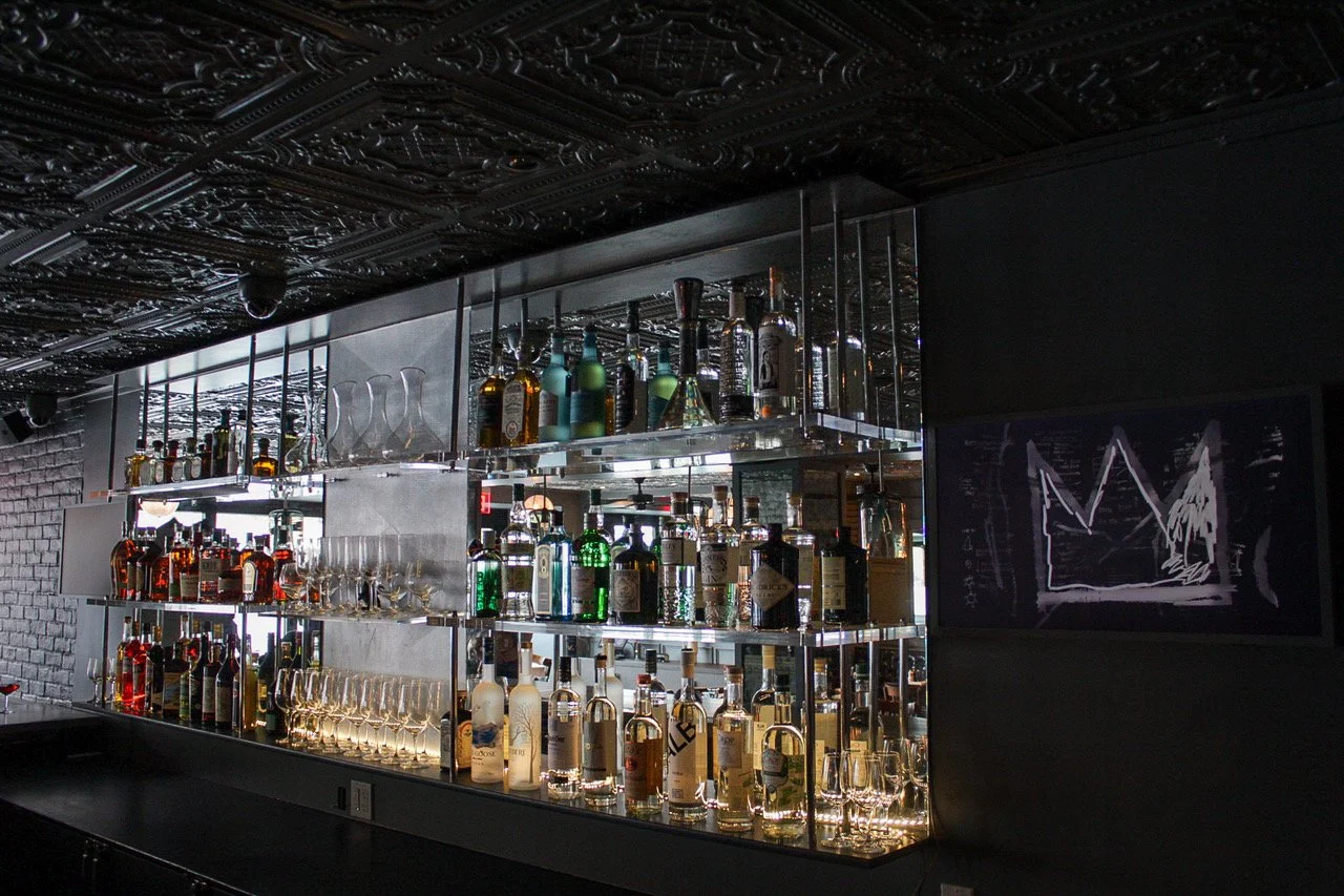 Bar 1.jpg
