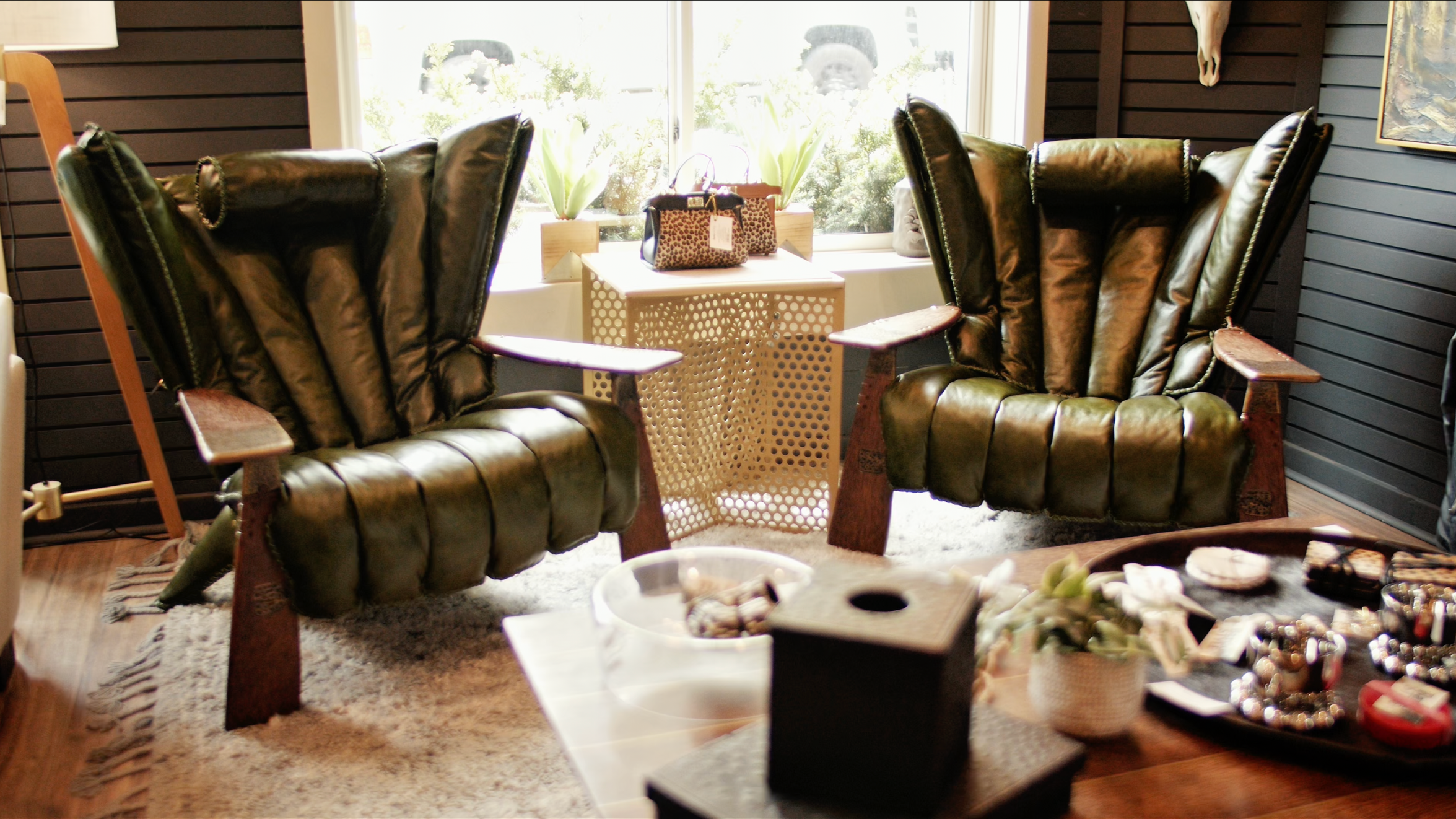 VERITE ARMCHAIR