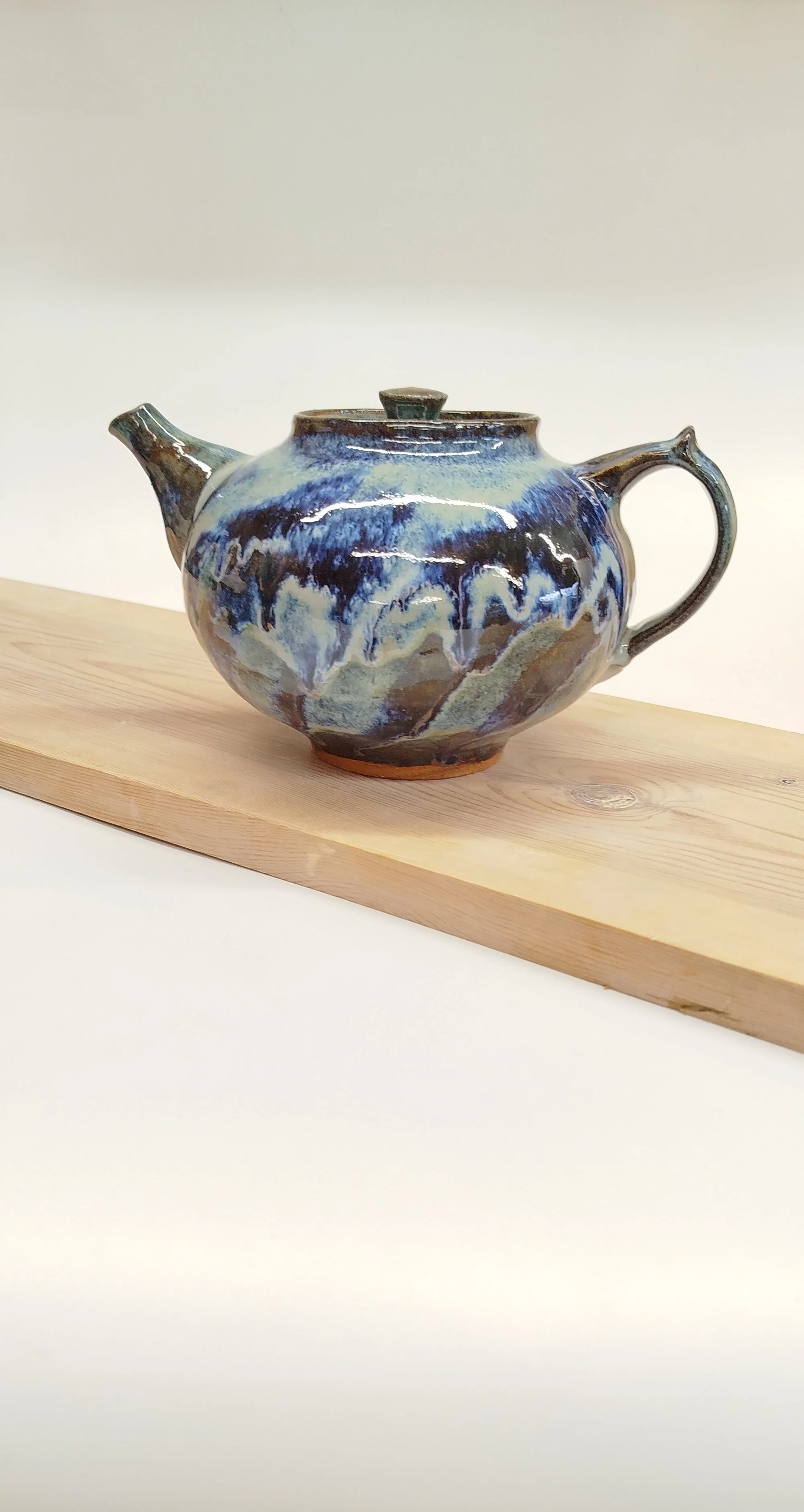 Floating Blue Stoneware Teapot - Holds 4 Cups