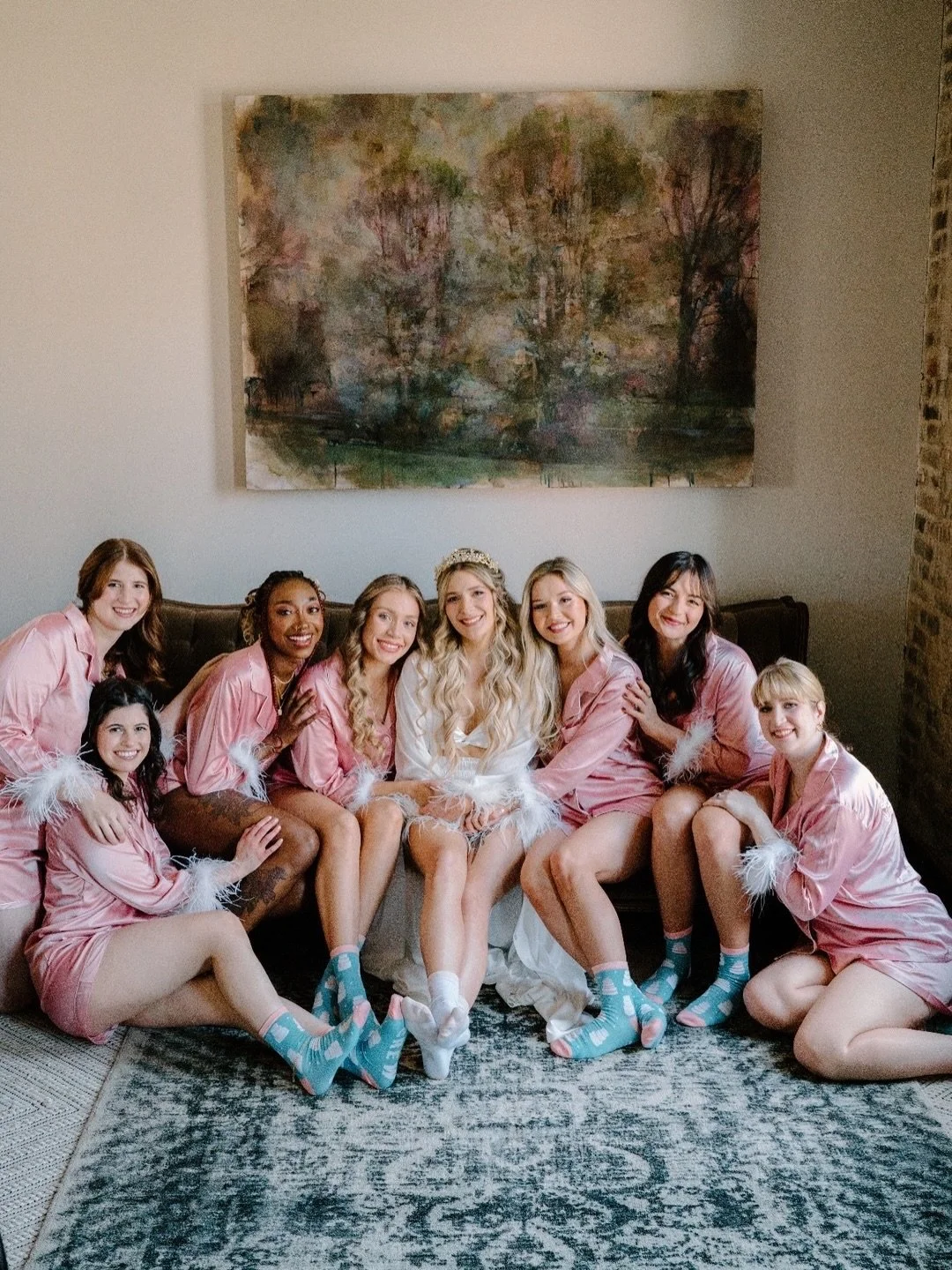 Swipe for the sweetest bff reactions 🫶
⠀⠀⠀⠀⠀⠀⠀⠀⠀
planning - @magnoliaweddingcompany 
floral design - @beautifulthingsfloralanddesign 
photography - @caseykingphoto 
beauty - @one10beauty_bridal 
venue - @thecordelle