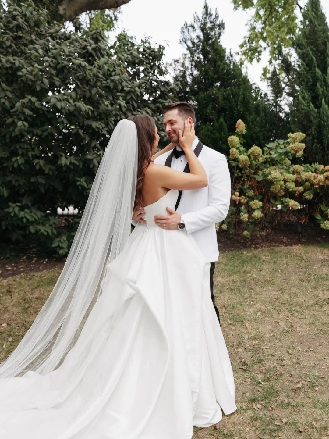 T &amp; H 🤍
⠀⠀⠀⠀⠀⠀⠀⠀⠀
photography - @mallorylusterphotography 
venue - @thecordelle