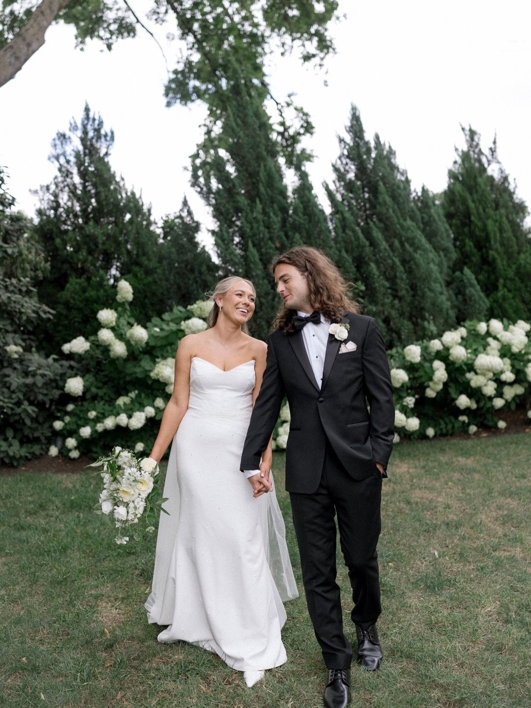Newlyweds among the hydrangeas 💚
⠀⠀⠀⠀⠀⠀⠀⠀⠀
Photo @madiflo 
Planning @poshoccasions 
Video @joegilleystudios 
Venue @thecordelle 
Florals @___echoesofeden___