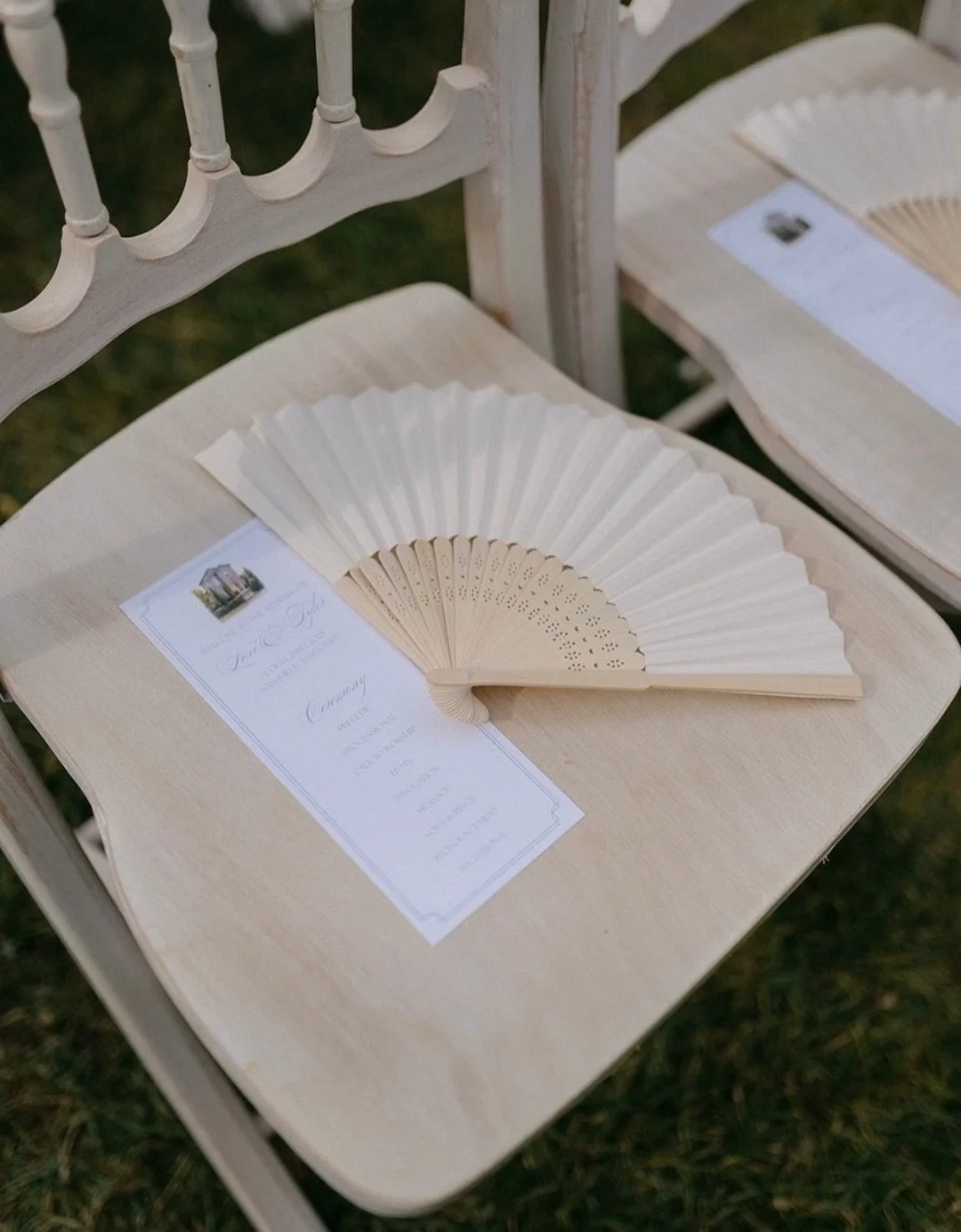 Ceremony details 🪭
⠀⠀⠀⠀⠀⠀⠀⠀⠀
Planning - @elevents.design 
Photography - @bykatieandmorgan 
Floral Design - @freshbycarryann 
Catering - @actualfoodnash 
Venue - @thecordelle