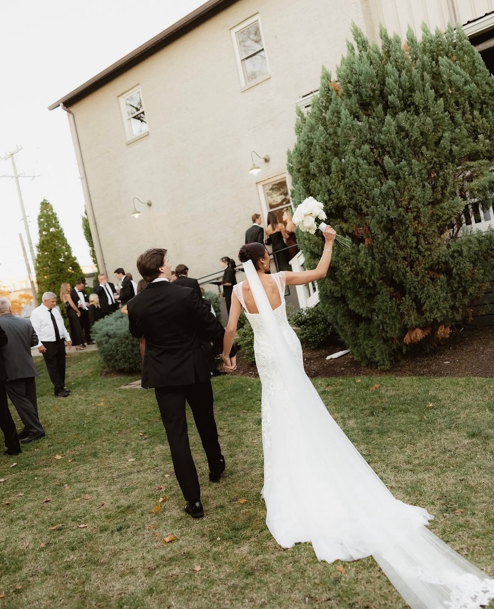 The Sniders 💍
⠀⠀⠀⠀⠀⠀⠀⠀⠀
Venue: @thecordelle 
Bride: @kati.sniderr 
Coordinator: @thepeeplesevents 
Hair/Makeup: @tfabeautynashville
