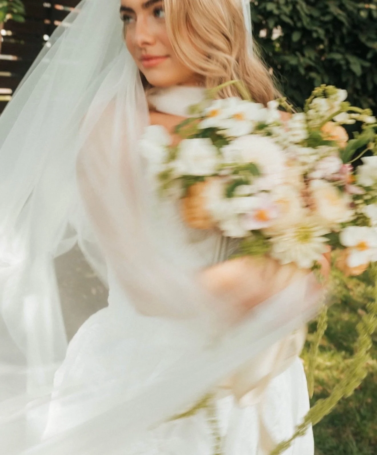 portraits in the garden 🌷🌻🌸💐🌼
⠀⠀⠀⠀⠀⠀⠀⠀⠀
planning: @philocalistdesigns 
photo: @beauhatton___ 
bridal bouquet: @porchflowers 
venue: @thecordelle
rentals: @curatedeventsnashville 
catering: @cocositalianmarket 
strings: @thecorwintrio 
coffee car